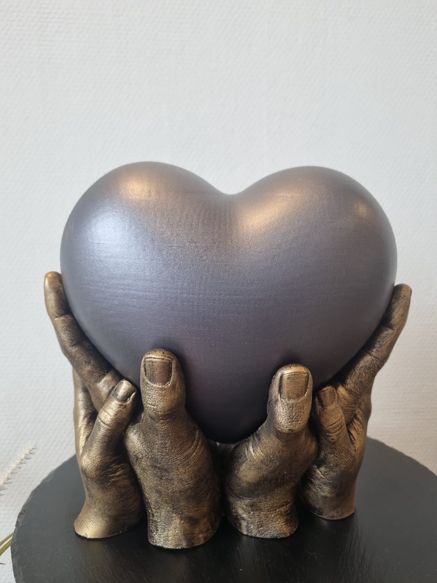 Hart urn gedragen op 4 handen - metal, goud - 3,3 liter