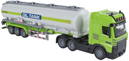 Groene speelgoed tankwagen met witte tank met groene accenten. "OIL TANK" op de zijkant.