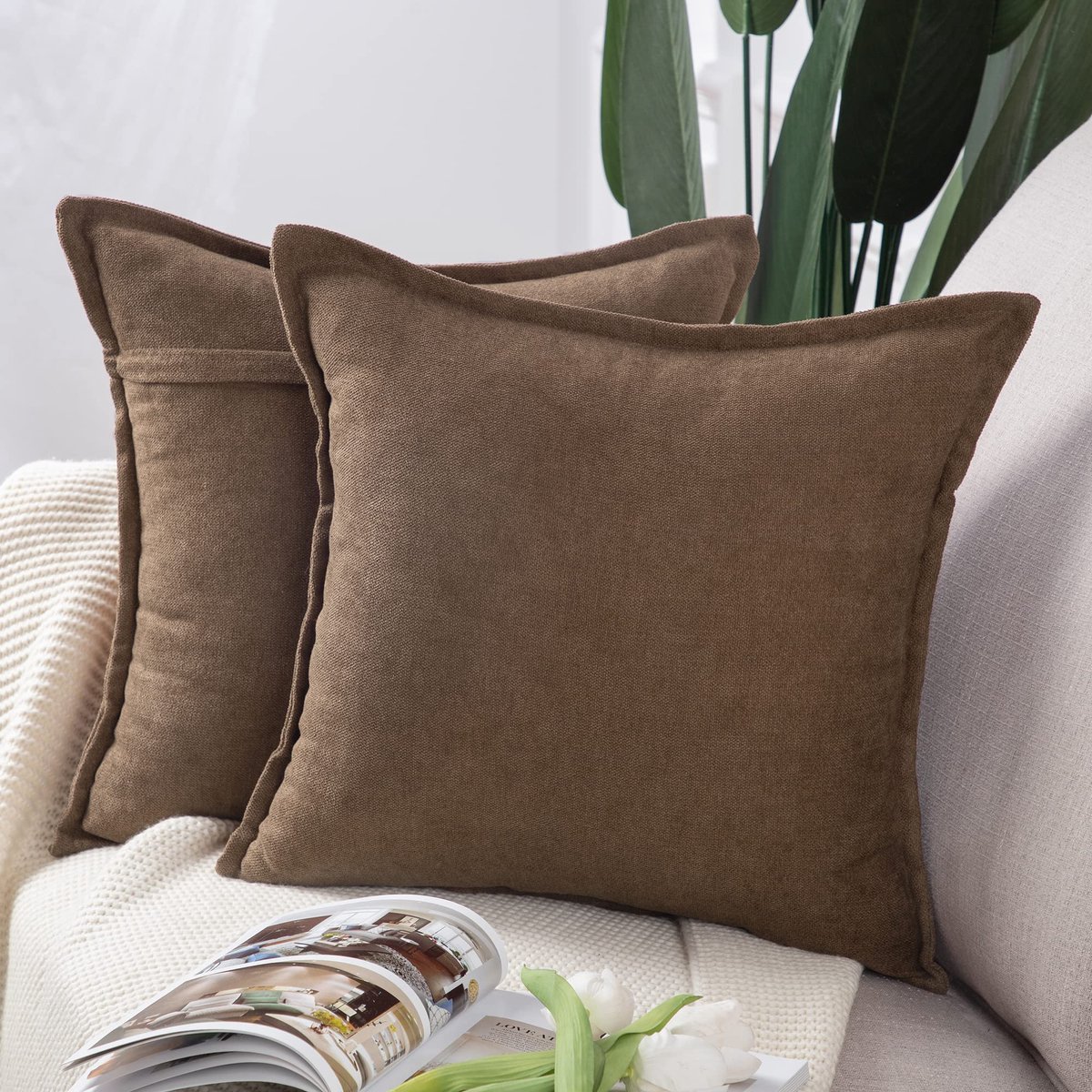 Ibenzoa Set van 2 Zachte Chenille Kussenhoezen – Comfortabele Decoratie voor Bank en Slaapkamer Bruin