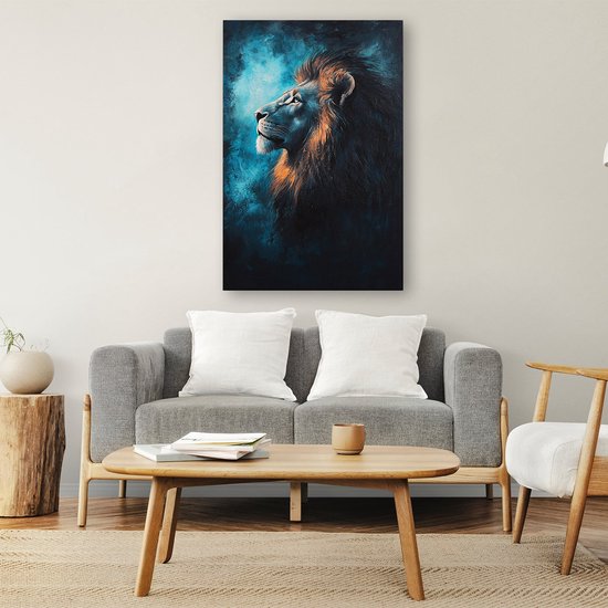 Majestueuze leeuw in blauw en oranje - Leeuw poster - Muurdecoratie dieren - Realisme kunststroming - Muurdecoratie klassiek - Muurdecoratie - poster 80x120 cm