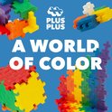 Collage van Plus-Plus bouwwerken met tekst 'A World of Color'.