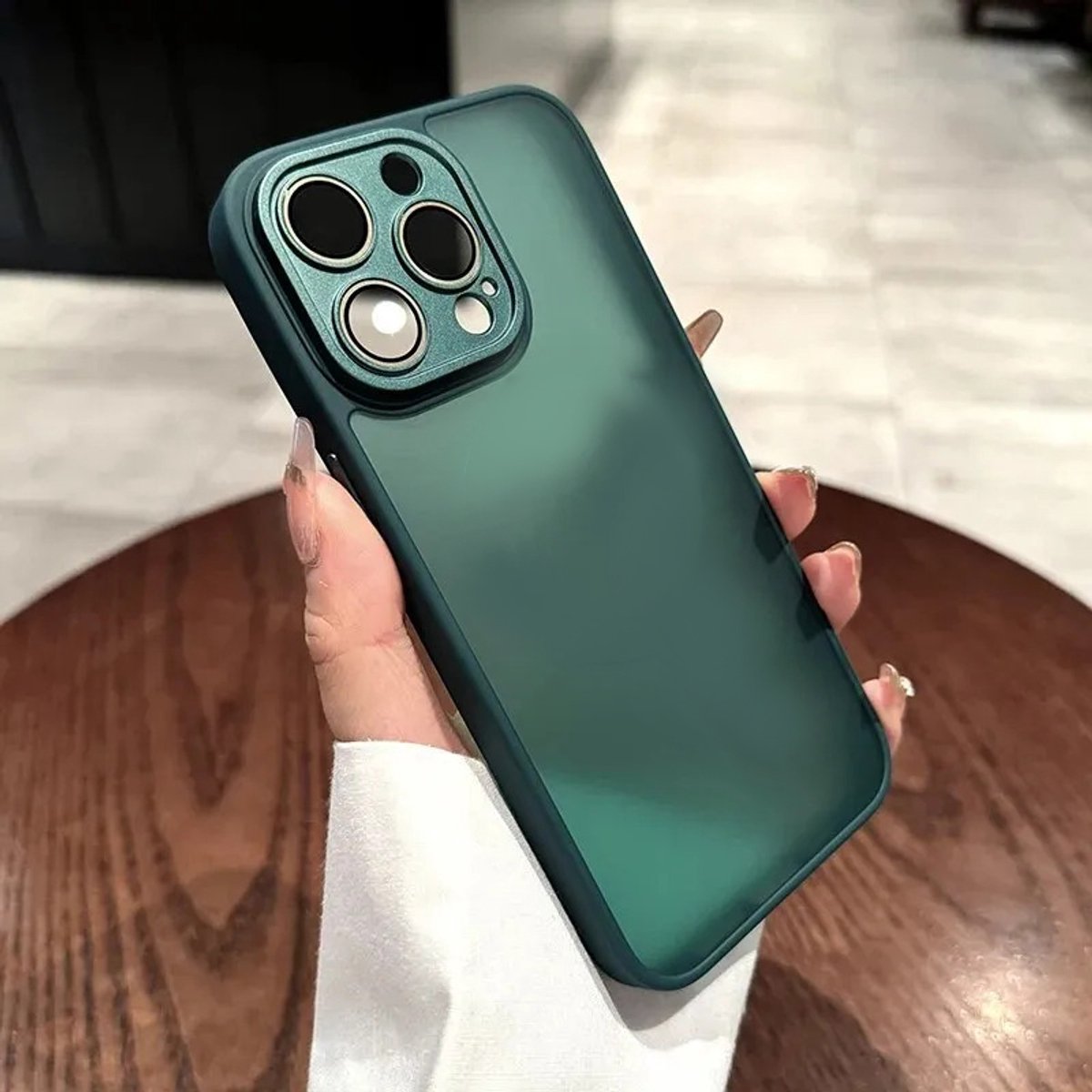 Doorschijnend Silcone hoesje Geschikt voor: iPhone 15 Pro Max - Back Cover met Camera Bescherming - Bumper - Groen
