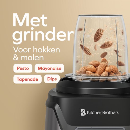 Close-up van grinder met amandelen, met tekst 'Met grinder Voor hakken & malen Pesto Mayonaise Tapenade Dips'.