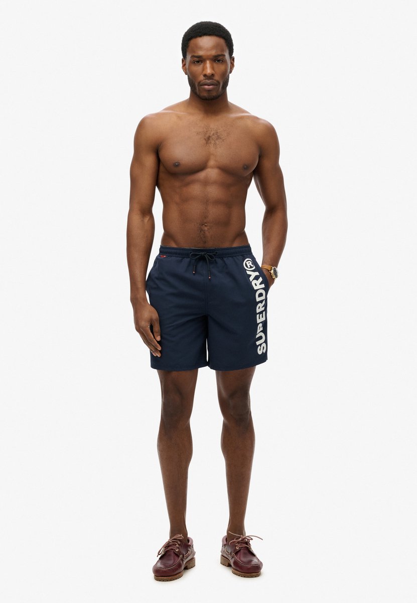 Superdry SPORT GRAPHIC 17 SWIM SHORT Heren Zwembroek - Nautical Navy — afbeelding 2