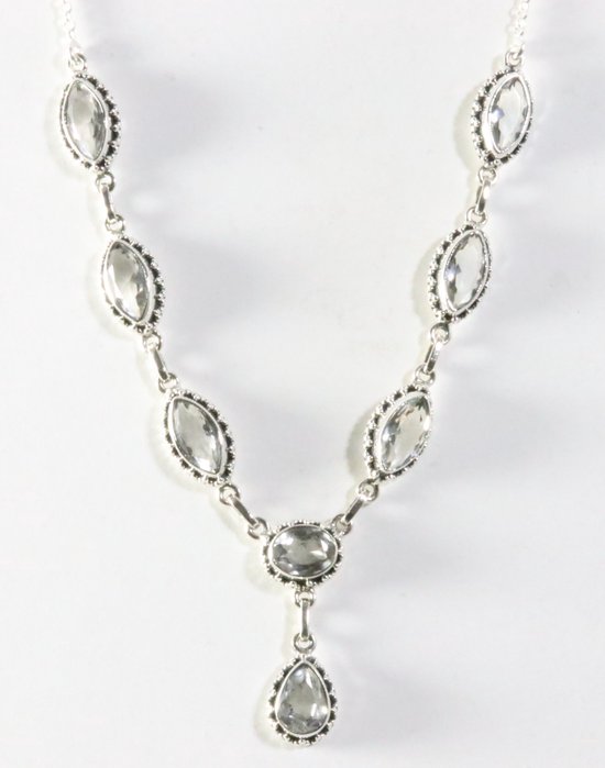 Collier en argent édité avec cristal de roche