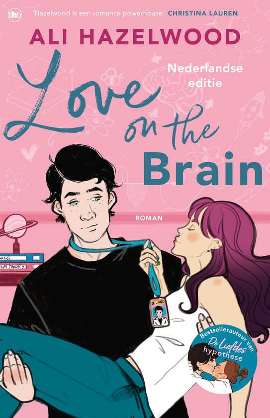 Boekomslag: Een man met donker haar draagt een vrouw met paars haar. Titel: "Love on the Brain".