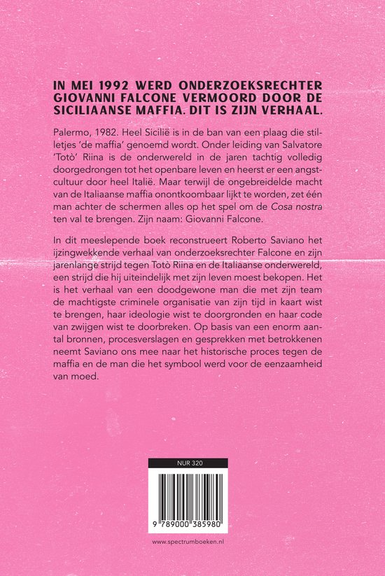 Boekomslag met tekst in het Nederlands, inclusief de titel 'De eenzaamheid van moed' en een korte samenvatting van het boek.