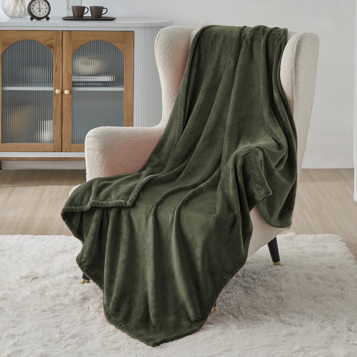Unyqoos® Pluizige Knuffeldeken voor Warmte en Comfort in Huis en Tuin, 130 x 150 cm, Olijfgroen