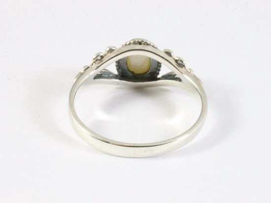 Bague en argent finement travaillée avec nacre - taille 16,5