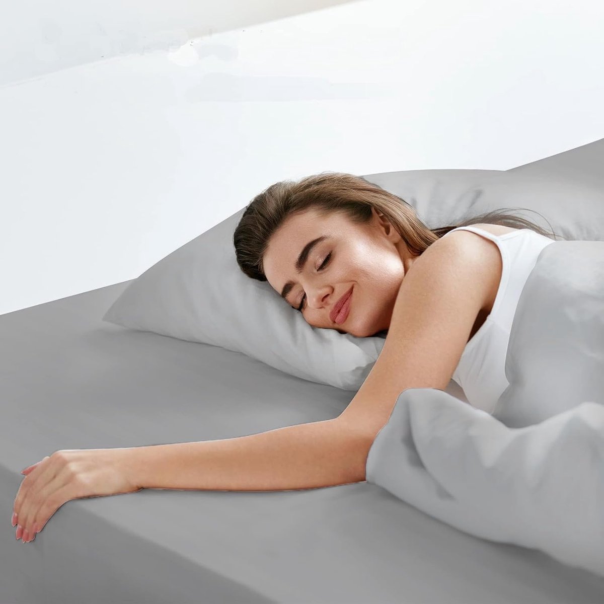 Unyqoos Zacht en Comfortabel Bedlaken van Geborsteld Microvezel voor Optimaal Slaapcomfort, Geschikt voor Diepe Matrassen, Lichtgrijs