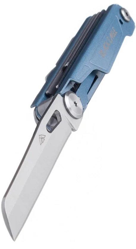 Blauw Black Eagle multitool met mes opengeklapt op witte achtergrond.