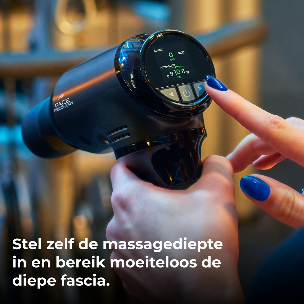 Afbeelding 2 van Pace Recovery Massage Gun Elite 1 - Professioneel Massage Gun Met Verstelbare Massagediepte 8mm tot 12mm - Krachtig Massage Apparaat - Percussie- en Vibratie therapie Voor Sneller Spierherstel
