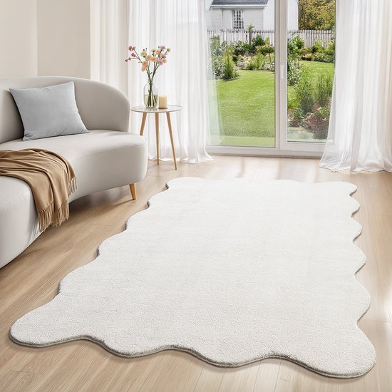 the carpet Lina Shape Scallop Teppich, Hoogpolig Langharig Vloerkleed, Superzacht, Imitatiebont, Pluizig, Bontlook, Wasbaar tot 30 Graden, Creme, 120x160 cm