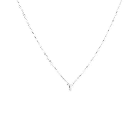 Collier argenté avec un petit 'T' en pendentif.
