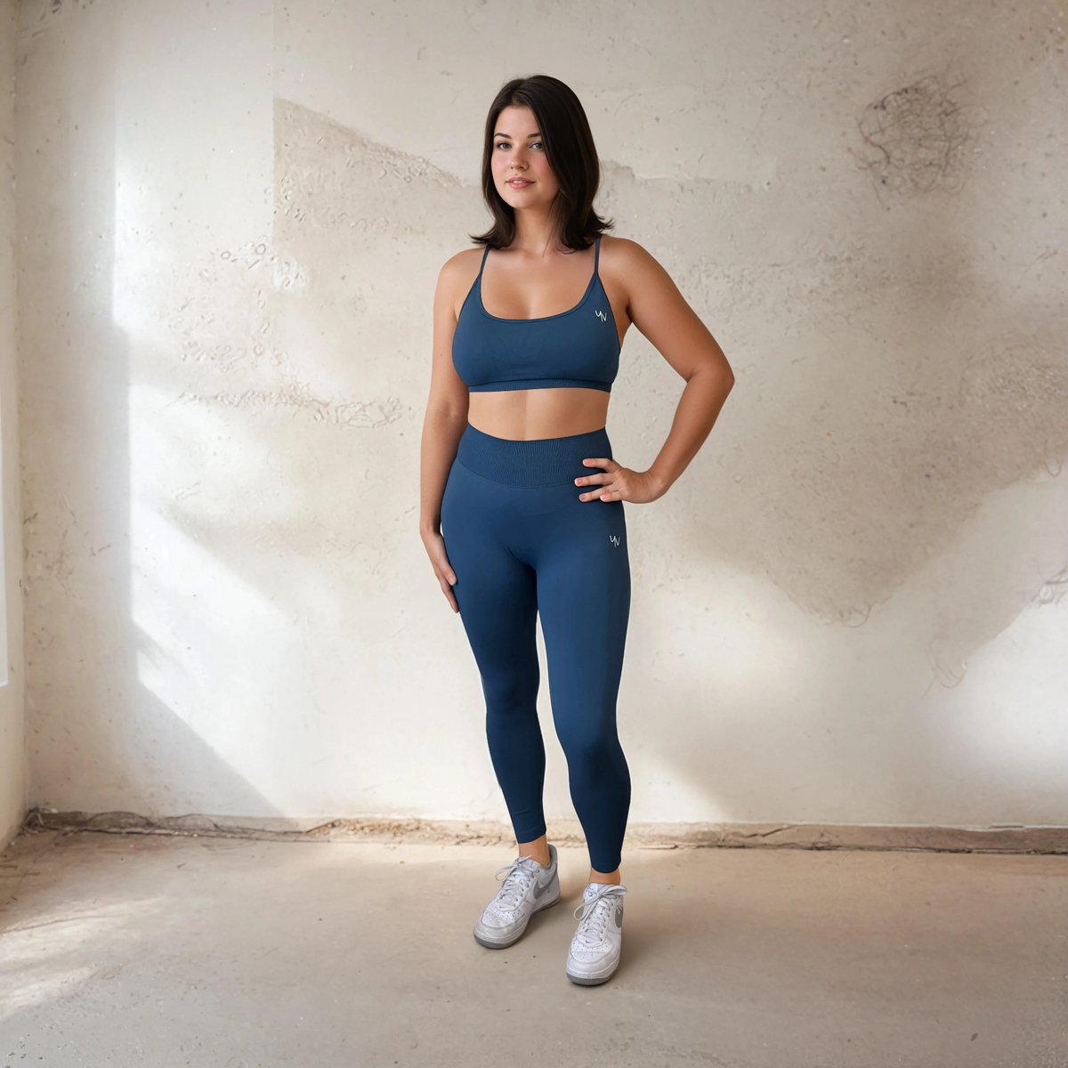 YV SPORT Sportlegging dames Verona - Seamless - Premium kwaliteit - Squat-proof - Lichte scrunch bij de billen - Perfect fit - Stevige tailleband - Optimale bewegingsvrijheid - Ademend en comfortabel - Sportkleding dames - Blauw - M