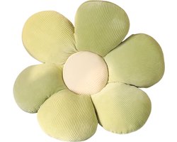 foto van Bloem kussen Groen - Sierkussen - Aesthetic room decor - Bloemvormig kussen - 50 x 50 cm