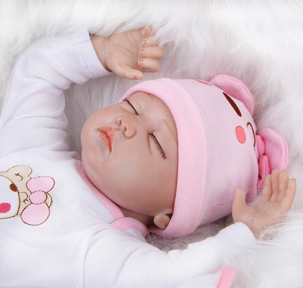 LotaHome - Reborn Baby Pop - Levensecht en Handgemaakt - Slapende Baby Pop - Voor Kleine Kinderen, Dementie en Eenzaamheid - Inclusief Diverse Accessoires - Met Haar - Babypop - 55cm — cadeau in Spellen & Speelgoed - foto 4