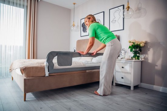 Lionelo Eva Barrière de Lit – Barrière de Sécurité jusqu’à 27 kg – Pliable à 180° – Largeur 150 cm – Cadre en Aluminium Durable – SecureBelt & Verrou StandSafe – Pour Enfants 18 mois à 5 ans