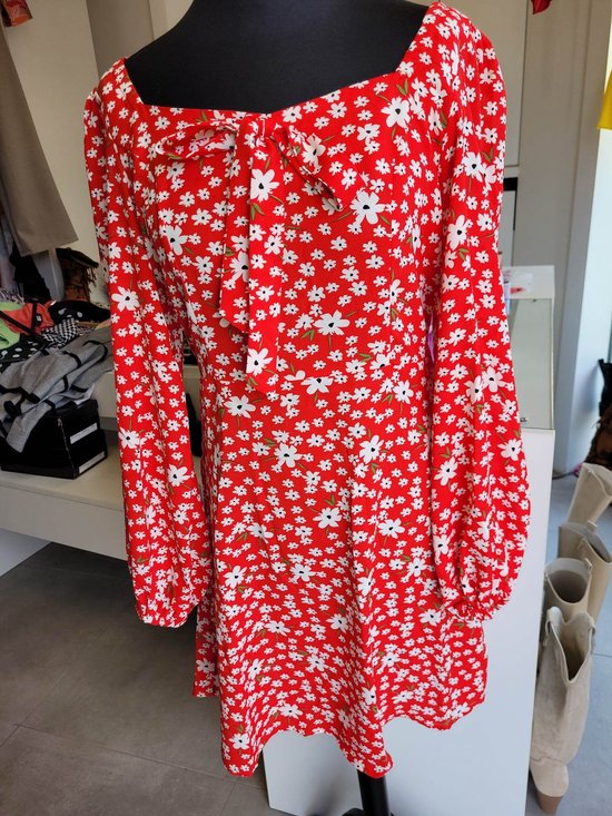 Rode jurk met witte bloemen - maat L (40/42)
