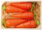 Magni speelgoed groenten wortels in houten kistje