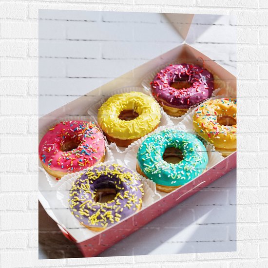Muursticker - Gekleurde Donuts met Spikkels in Roze Doos - 75x100 cm Foto op Muursticker