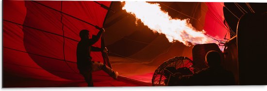 Dibond - Vuur in Doek van Rode Luchtballon - 90x30 cm Foto op Aluminium (Met Ophangsysteem)