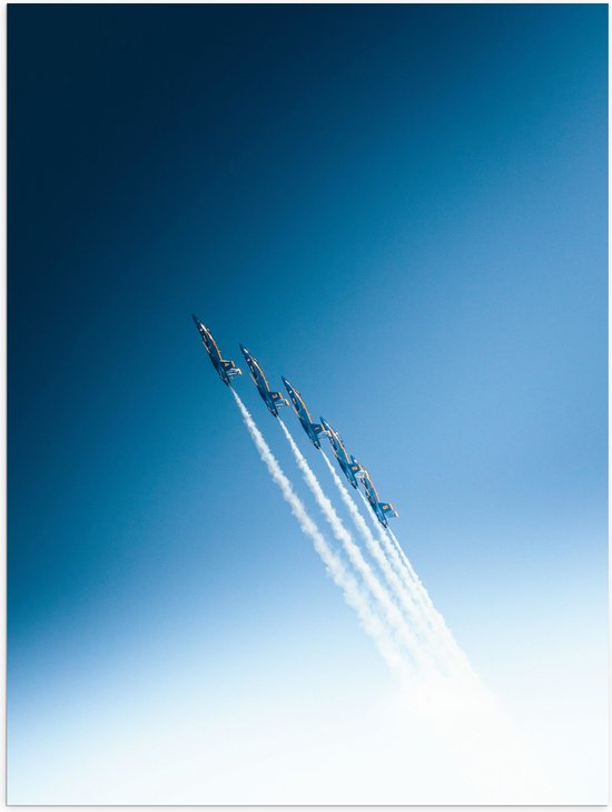 Poster Glanzend – Vliegshow van Vijf Vliegtuigen op een Lijn - 60x80 cm Foto op Posterpapier met Glanzende Afwerking