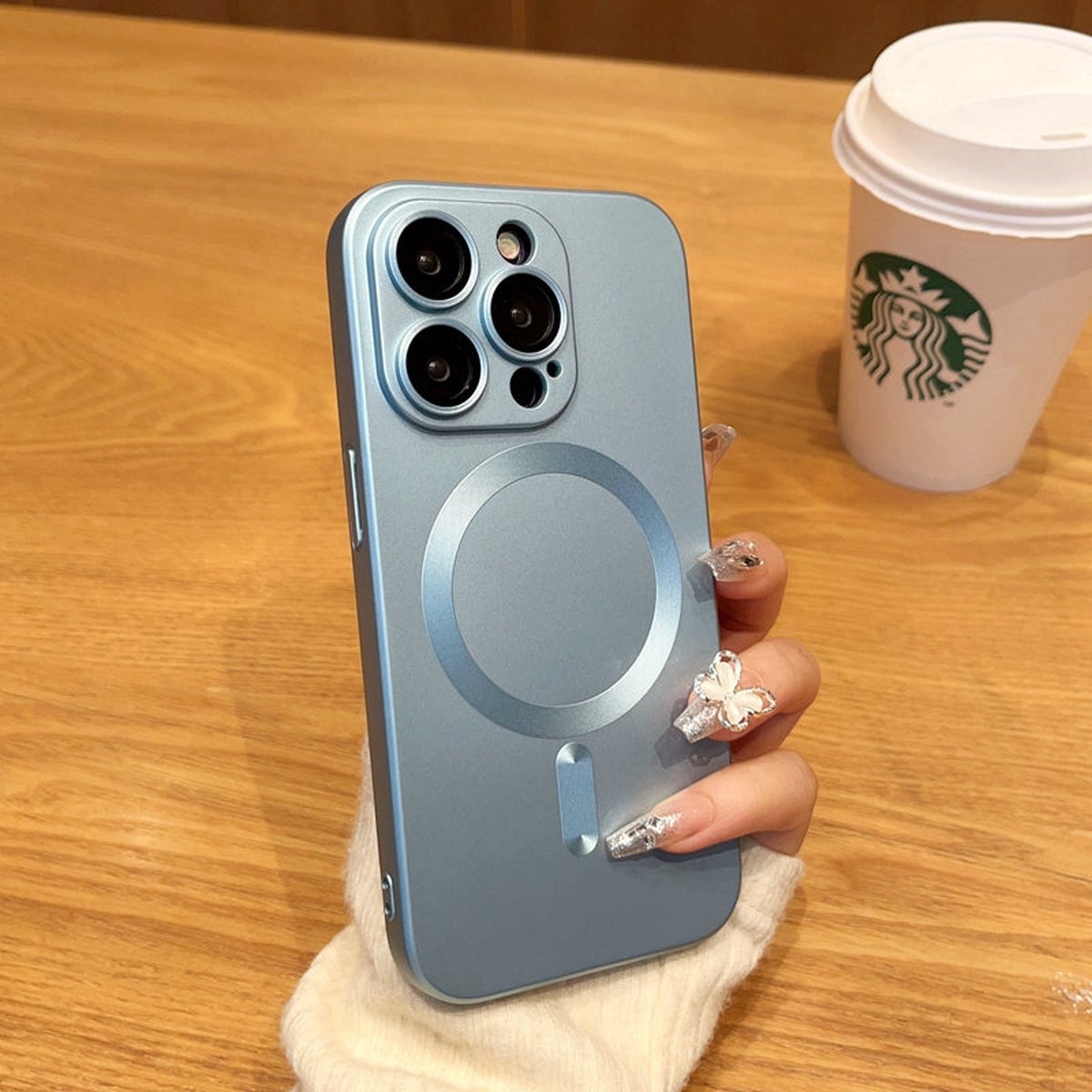 Shockproof Hoesje Lichtblauw - Geschikt voor iPhone 13 - Met Magneetring en Camera Protectors - Super Stevige Ultra TPU Case - Siliconen Soft Touch - Magneet Compatible