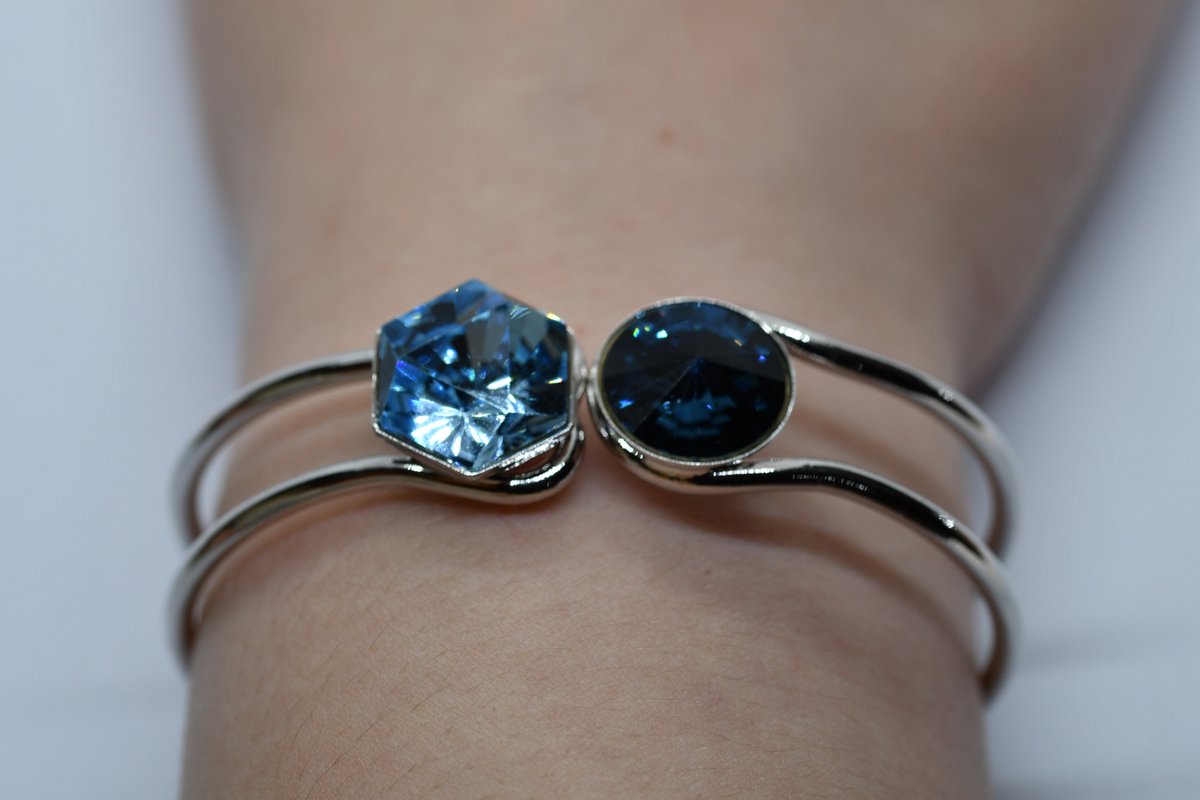 MALU HEXAGON Armband met SWAROVSKI ELEMENTS™ Acquamarina – Gerhodineerd Italiaans Design – Ø 6 cm – Damesjuweel