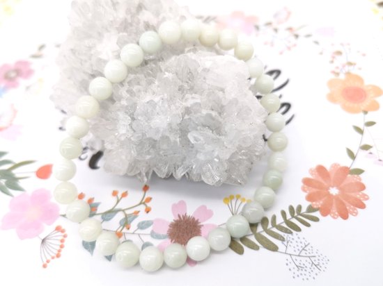 Armband – Edelsteen – Berg jade - 6mm Kralen - 22 cm - Werking - kalmerend bij nervositeit, spanningen en stress en zorgt voor innerlijke rust.