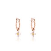 OOZOO Jewellery - Rosé goudkleurige oorringen met een bloem bedeltje - SE-3017