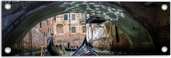 Tuinposter – Traditionele Italiaanse Gondel door de Wateren van Venetië - 60x20 cm Foto op Tuinposter (wanddecoratie voor buiten en binnen)