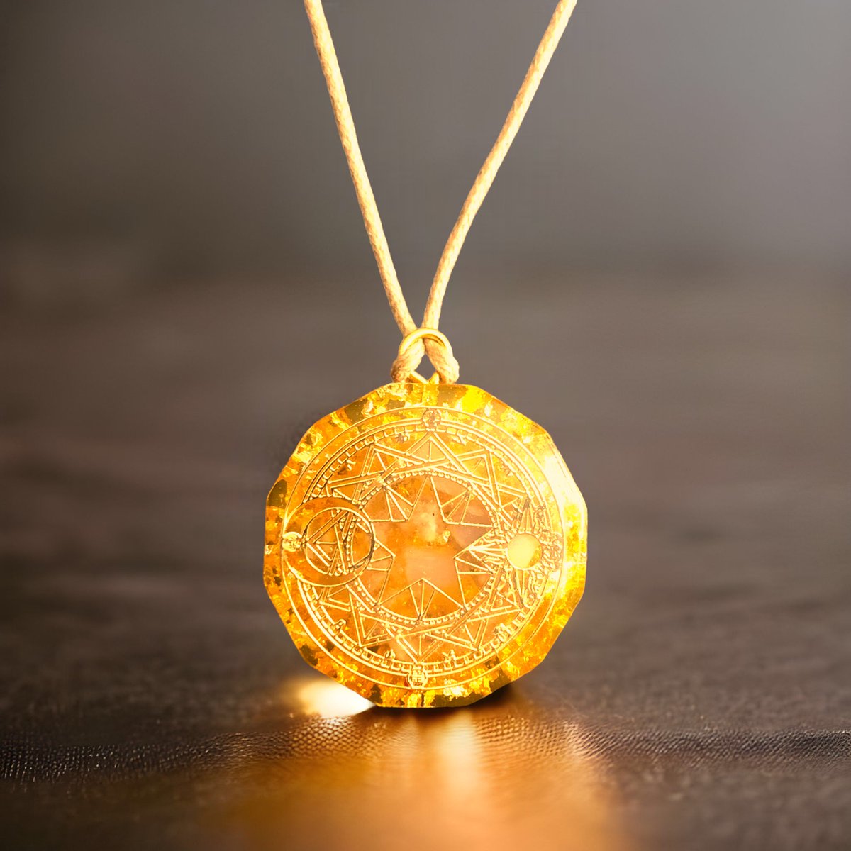 BIJOUX Pendentif pierre de soleil avec hornement en argent