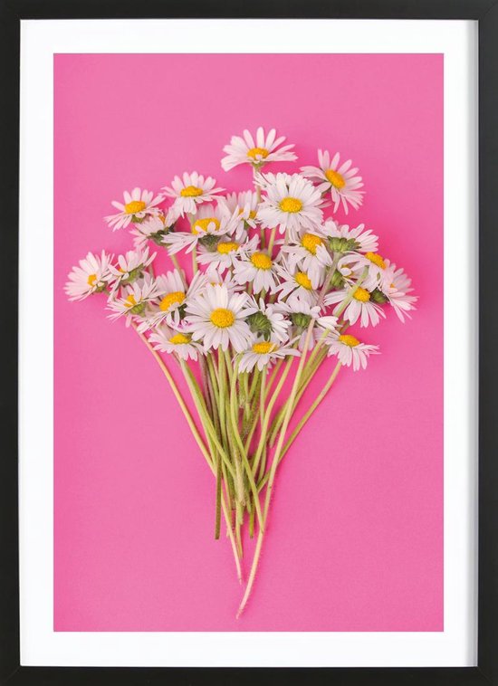 JUNIQE - Poster in premium houten lijst Bouquet of Daisies -40x60