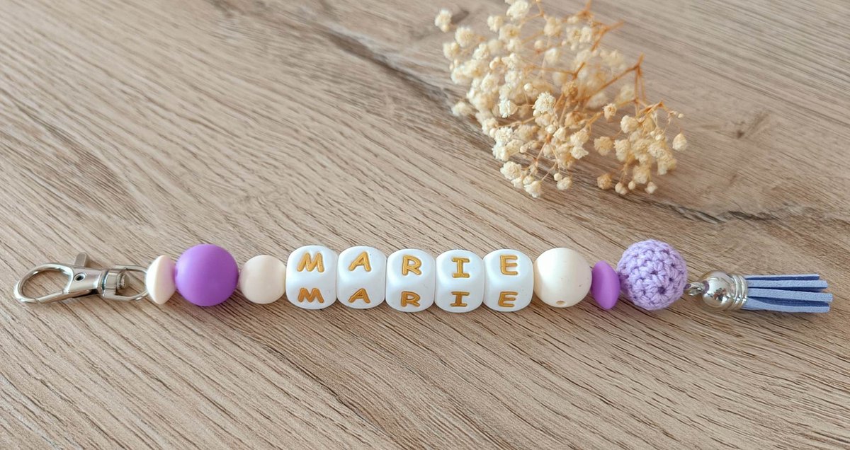 Gepersonaliseerde Sleutelhanger met Kralen - Cadeau sleutelhanger - Sleutelhanger met naam - Silliconen kralen sleutelhanger - Gepersonaliseerd cadeau - Purple Cream