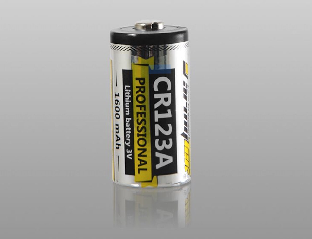 Out-Life - CR123A Lithium 1600 mAh 3V Batterie / PTC geschützt / Primär niet oplaadbaar