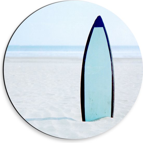 Dibond Muurcirkel - Zee - Strand - Zand - Surfen - Surfplank - Hobby - 30x30 cm Foto op Aluminium Muurcirkel (met ophangsysteem)