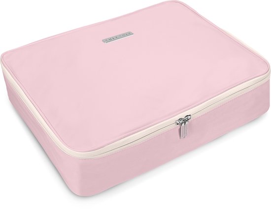 Roze pastel SUITSUIT packing cube met zilveren logo en beige biezen.