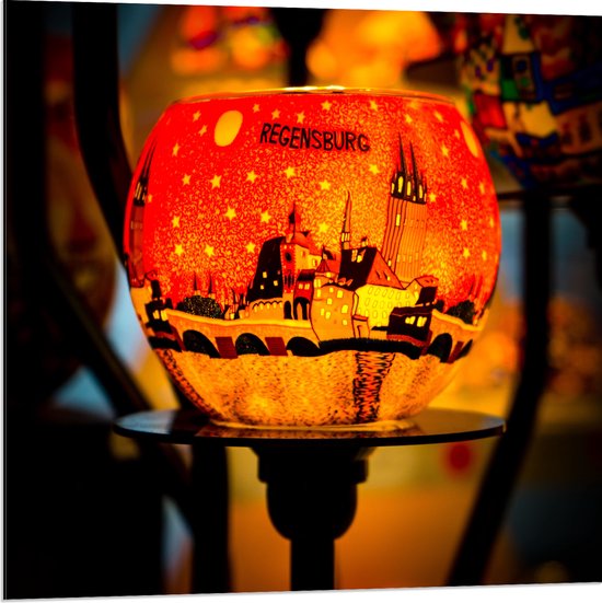 Dibond - Lichtgevende Lampion met de Stad Regensburg in Duitsland - 80x80 cm Foto op Aluminium (Wanddecoratie van metaal)