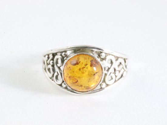 Bague fine en argent ajouré avec ambre - taille 19