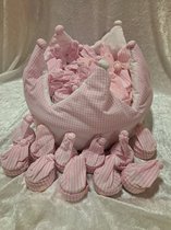 30 slaapmutsjes-roze-katoen-op-kroonmand-van-katoen-voor-babyshower-doop-of-geboortefeest