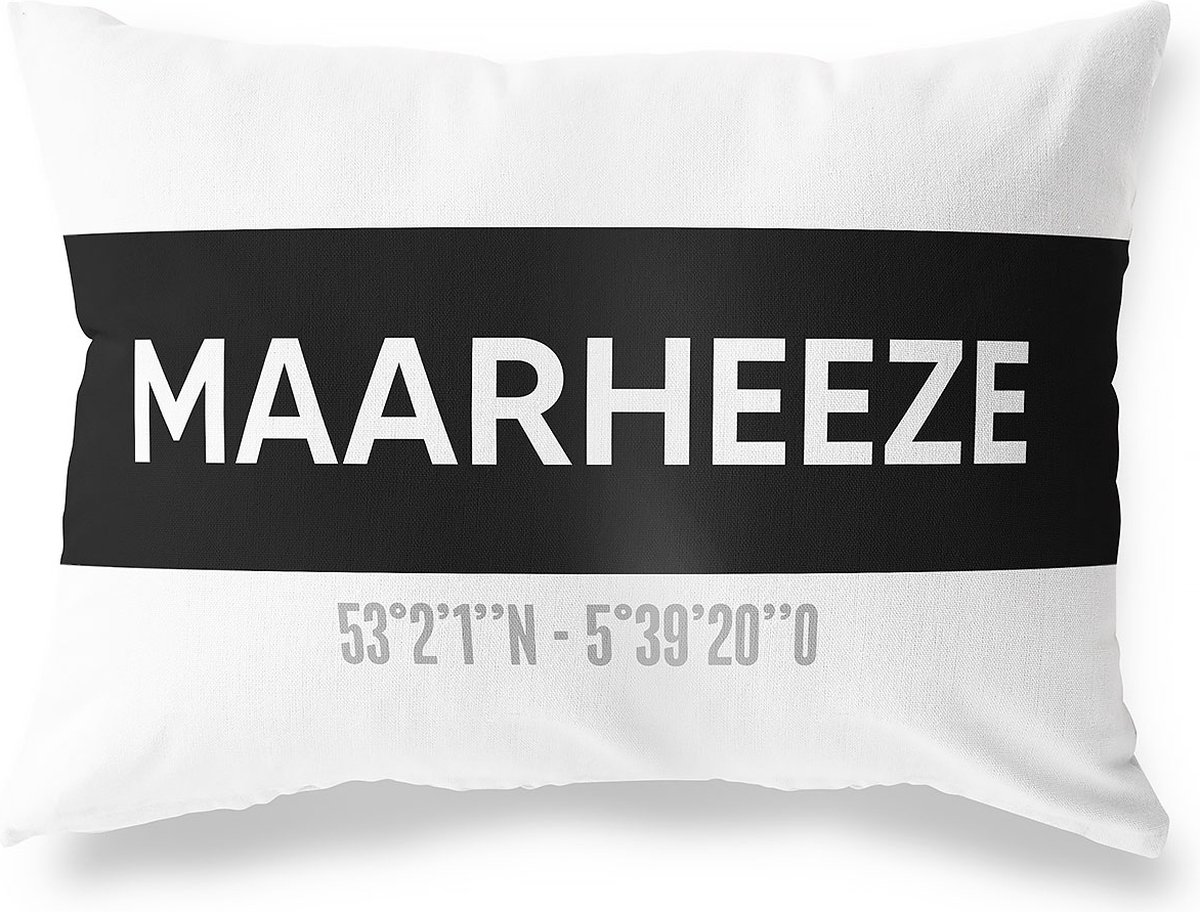 Tuinkussen MAARHEEZE - NOORD-BRABANT met coördinaten - Buitenkussen - Bootkussen - Weerbestendig - Jouw Plaats - Studio216 - Modern - Zwart-Wit - 50x30cm