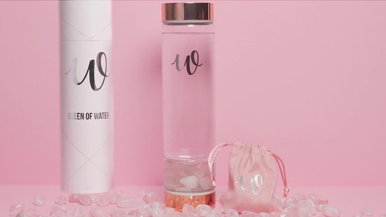Luxe glazen waterfles met rozenkwarts kristallen - Queen of Water®