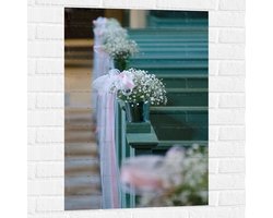 Muursticker - Bloemen aan Blauwe Banken op Trouwlocatie - 60x90 cm Foto op Muursticker