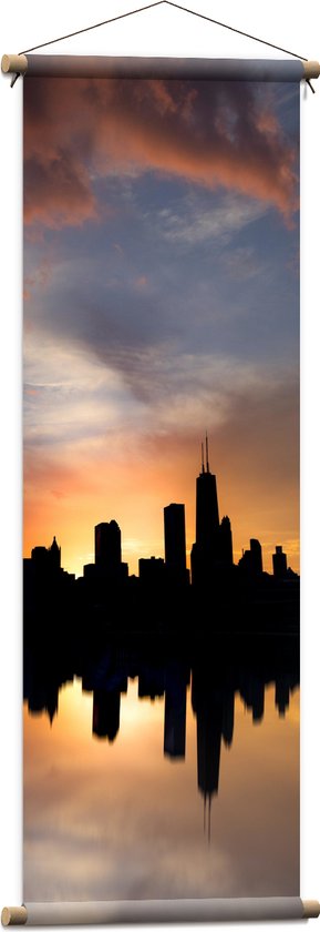 Textielposter - Stad - Gebouwen - Wolkenkrabbers - Wolken - Water - 40x120 cm Foto op Textiel