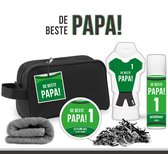 Geschenkset "De beste papa" - 5 Producten - 850 Gram | Toilettas - Giftset voor hem - Vader Verjaardag Vaderdag - Cadeautje man - Topper - Winnaar - Allerliefste Allerbeste Sterkste Papa - Douchegel - Deodorant - Styling gel pakket - Nummer 1 - Groen