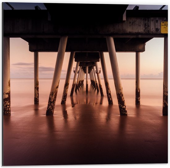 Dibond - Pier - Strand - Zee - Zand - 50x50 cm Foto op Aluminium (Met Ophangsysteem)