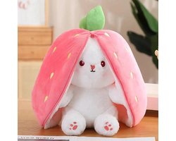 Klikkopers® - Kawaii Kussen - Konijn in een Aardbei 26 cm - Konijn Knuffel - Kawaii Knuffel - Aardbei Knuffel - Squish Knuffel