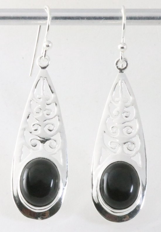 Boucles d'oreilles longues ajourées en argent avec onyx