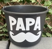 Cadeau emmer - 12 Liter- Met tekst: Papa - auto wassen - Vaderdag - kleur WIT - cadeau - Vader -Kado - Verjaardag - Feest - Feestje - Partij - Partijtje - Feesten - Poetsen - Poets - Vieren - Vier - Jarig - Jarige - Feestelijk - Tuinieren - Tuin